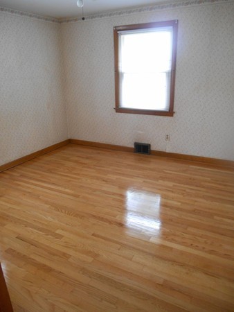12 Parallel Street Springfield, MA 01104 - Photo 6 of 9