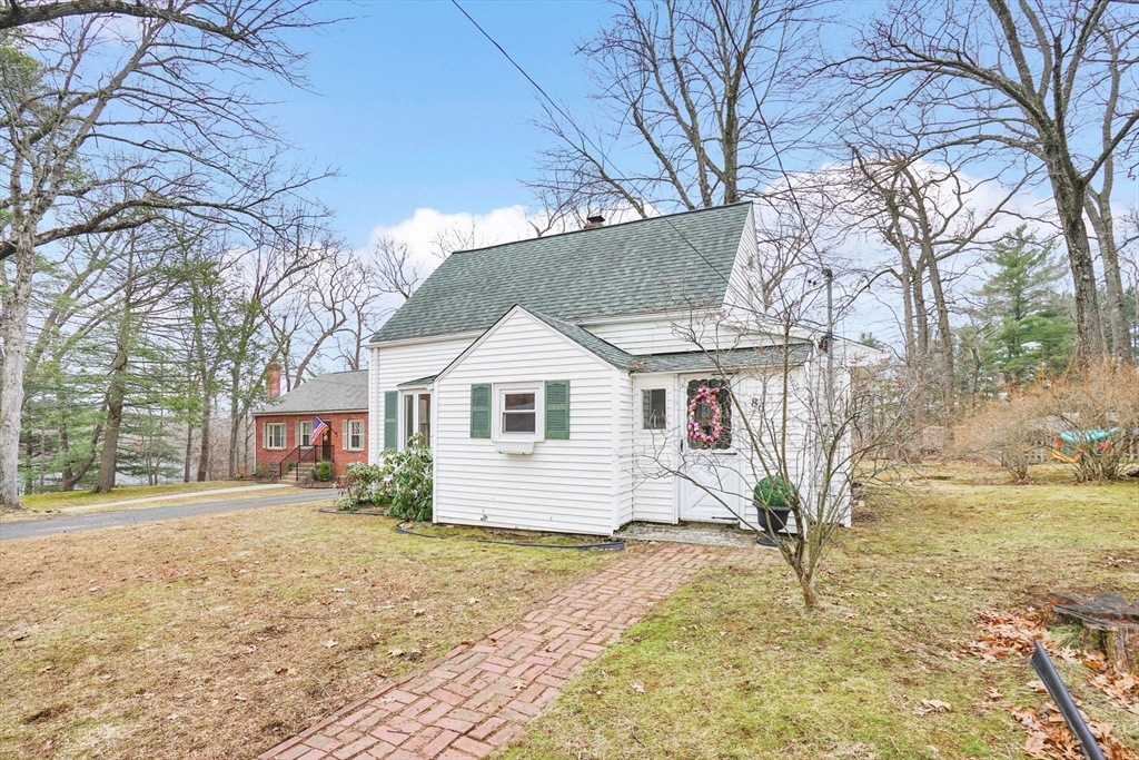 86 Albert Street West Springfield, MA 01089 - Photo 1 of 32