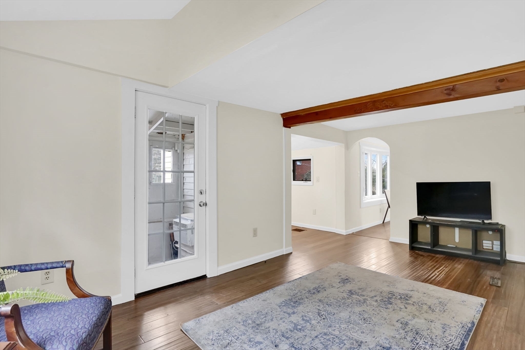 86 Albert Street West Springfield, MA 01089 - Photo 15 of 32