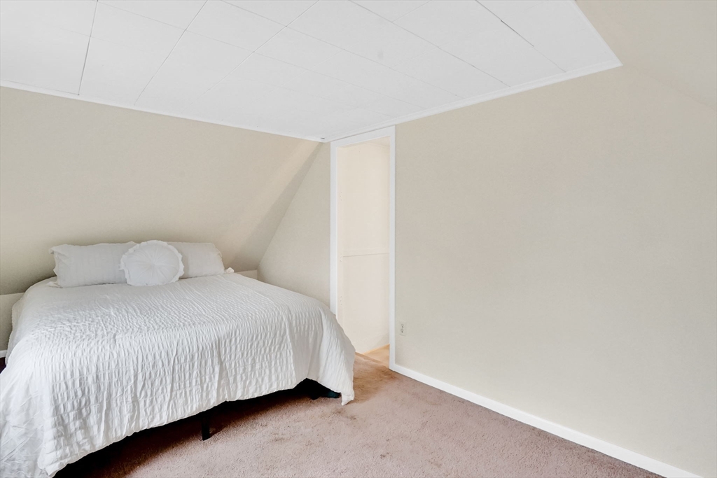 86 Albert Street West Springfield, MA 01089 - Photo 21 of 32