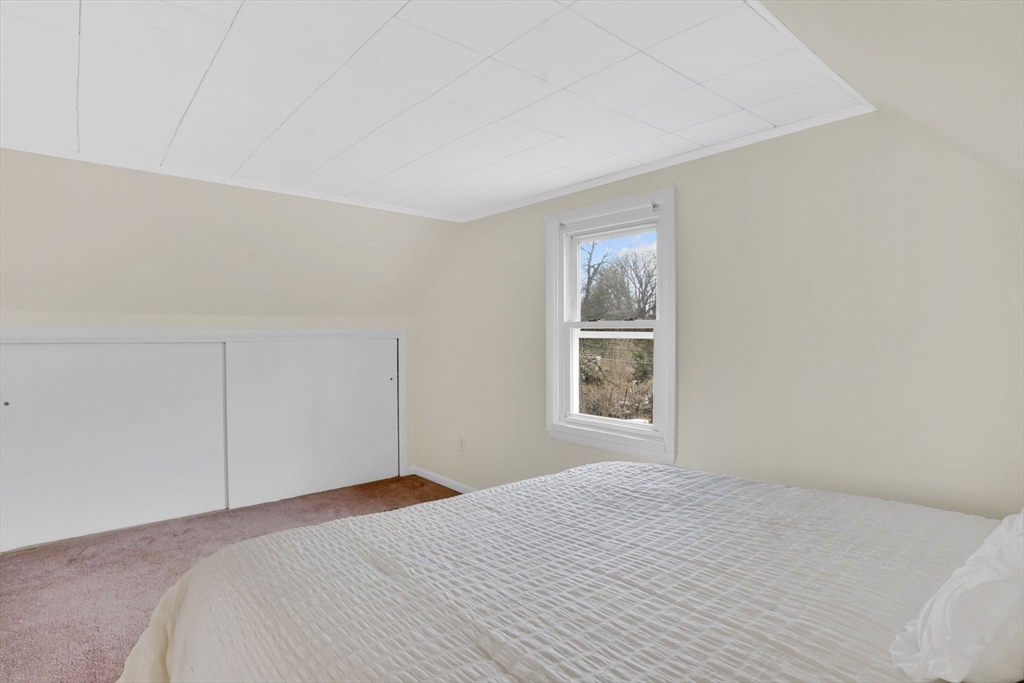 86 Albert Street West Springfield, MA 01089 - Photo 22 of 32