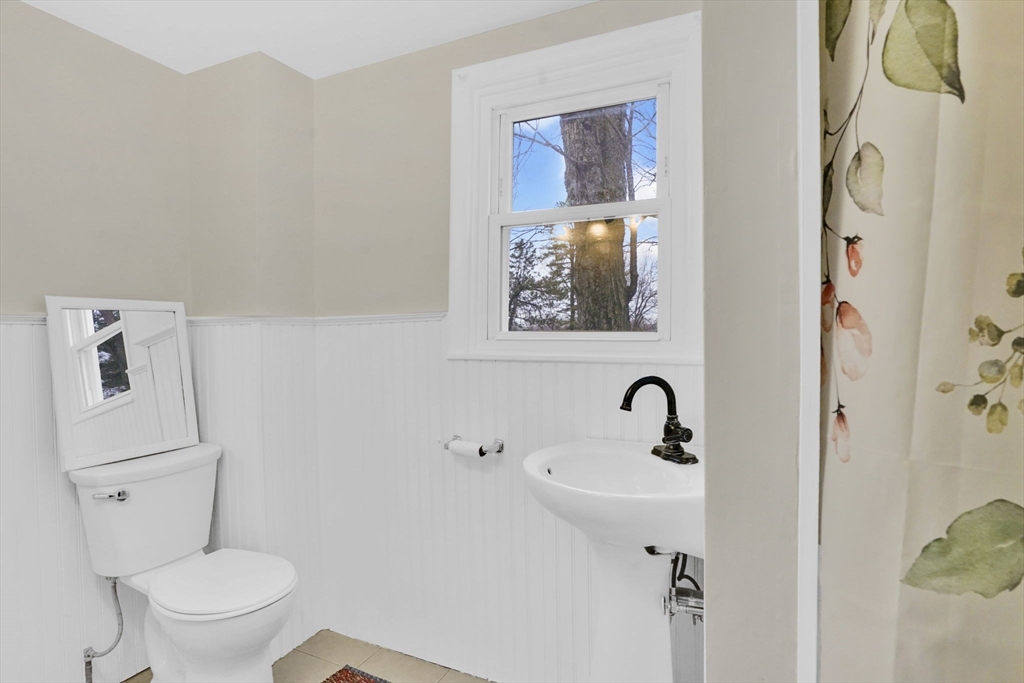 86 Albert Street West Springfield, MA 01089 - Photo 23 of 32