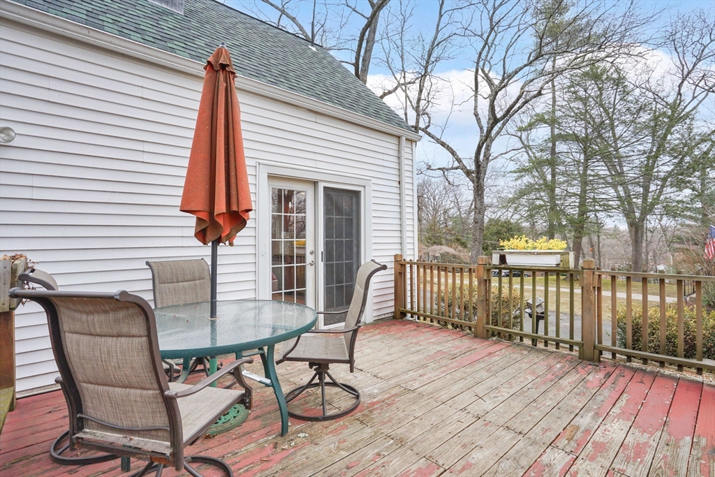 86 Albert Street West Springfield, MA 01089 - Photo 28 of 32