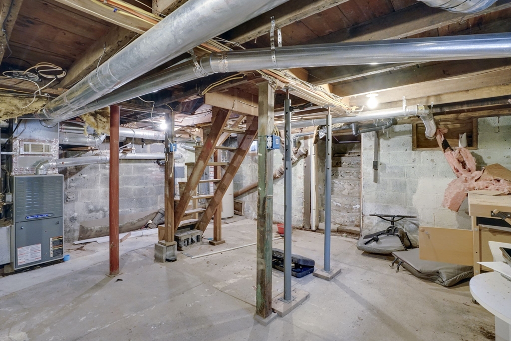 86 Albert Street West Springfield, MA 01089 - Photo 30 of 32