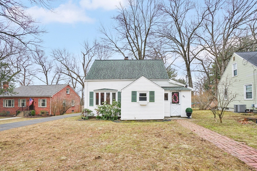 86 Albert Street West Springfield, MA 01089 - Photo 3 of 32