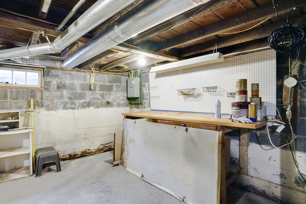 86 Albert Street West Springfield, MA 01089 - Photo 31 of 32