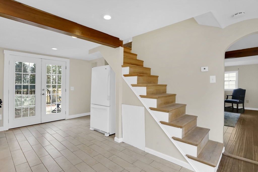 86 Albert Street West Springfield, MA 01089 - Photo 9 of 32