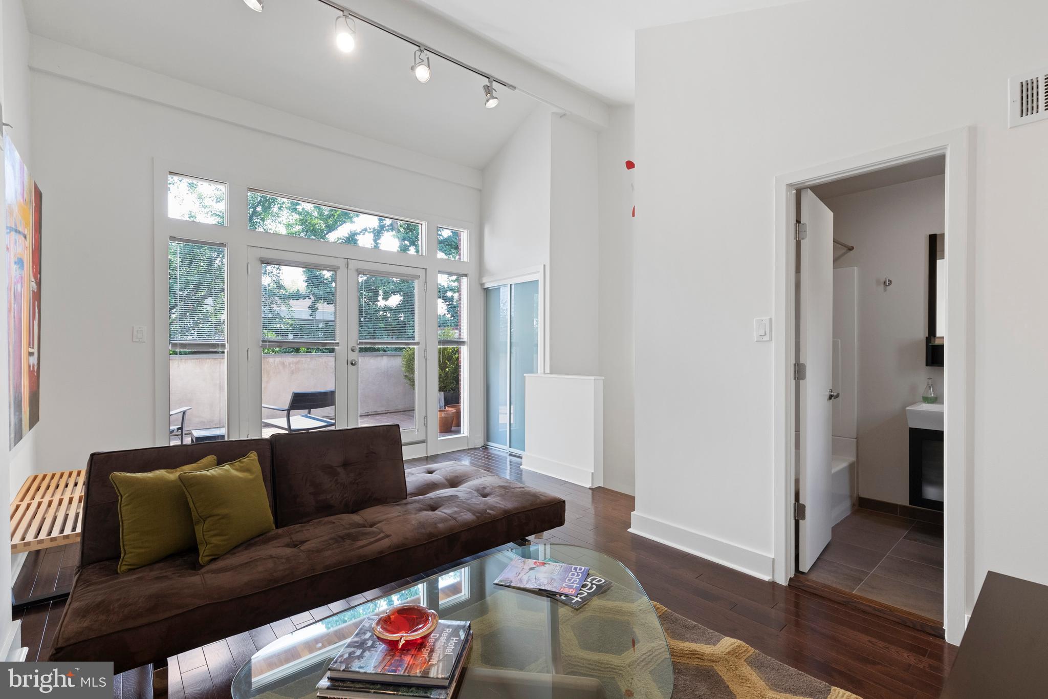 2011 Waverly Street Philadelphia, PA 19146 - Photo 7 of 17