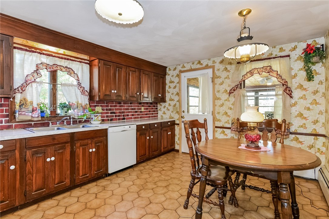 81 Franklin Road Scituate, RI 02825 - Photo 13 of 32