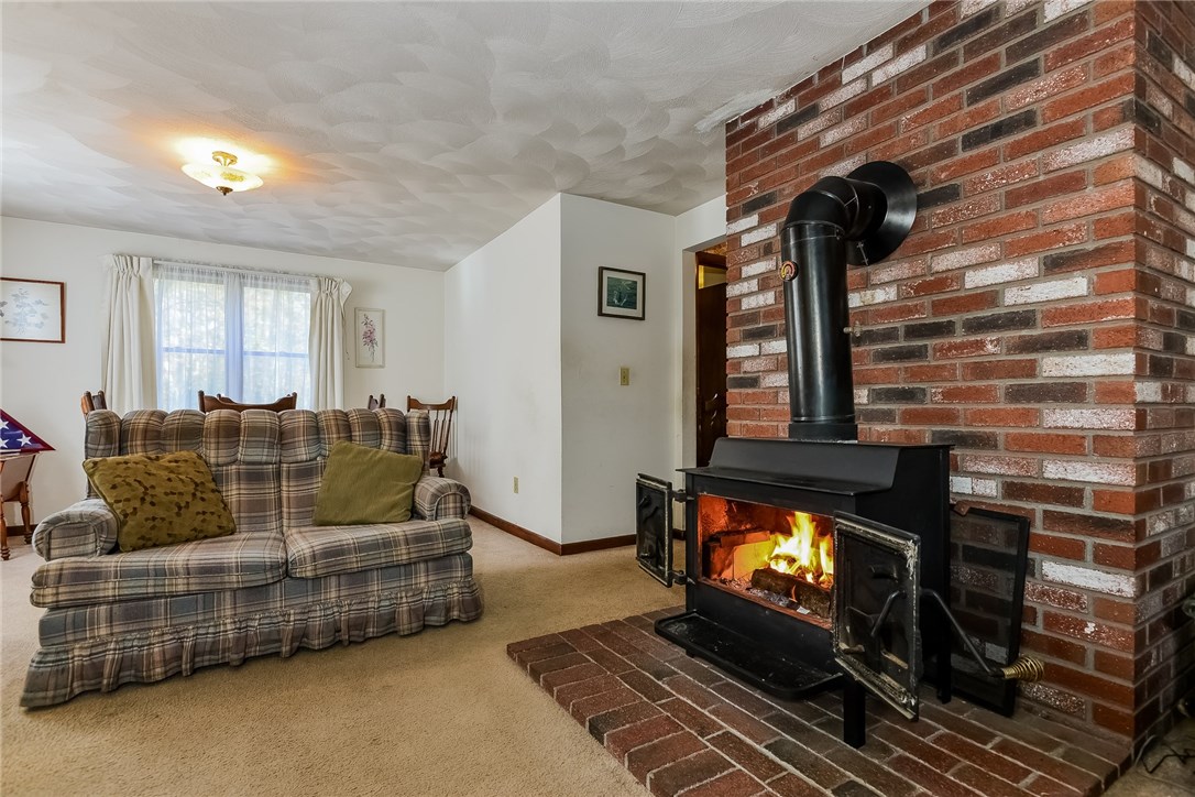 81 Franklin Road Scituate, RI 02825 - Photo 8 of 32