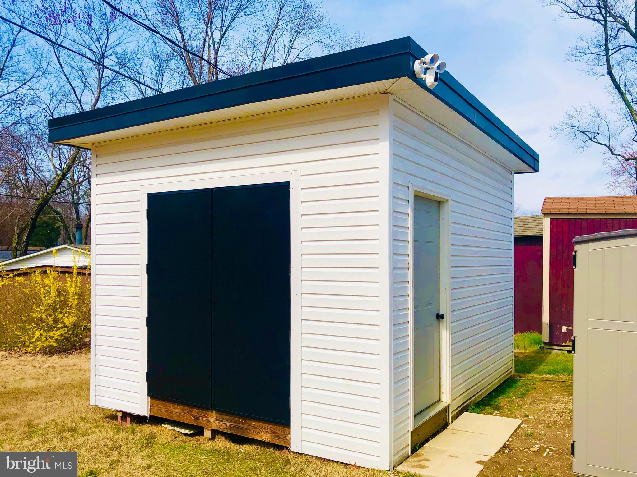 7810 Clark Road, Unit A17 Jessup, MD 20794 - Photo 26 of 32 Large shed conveys