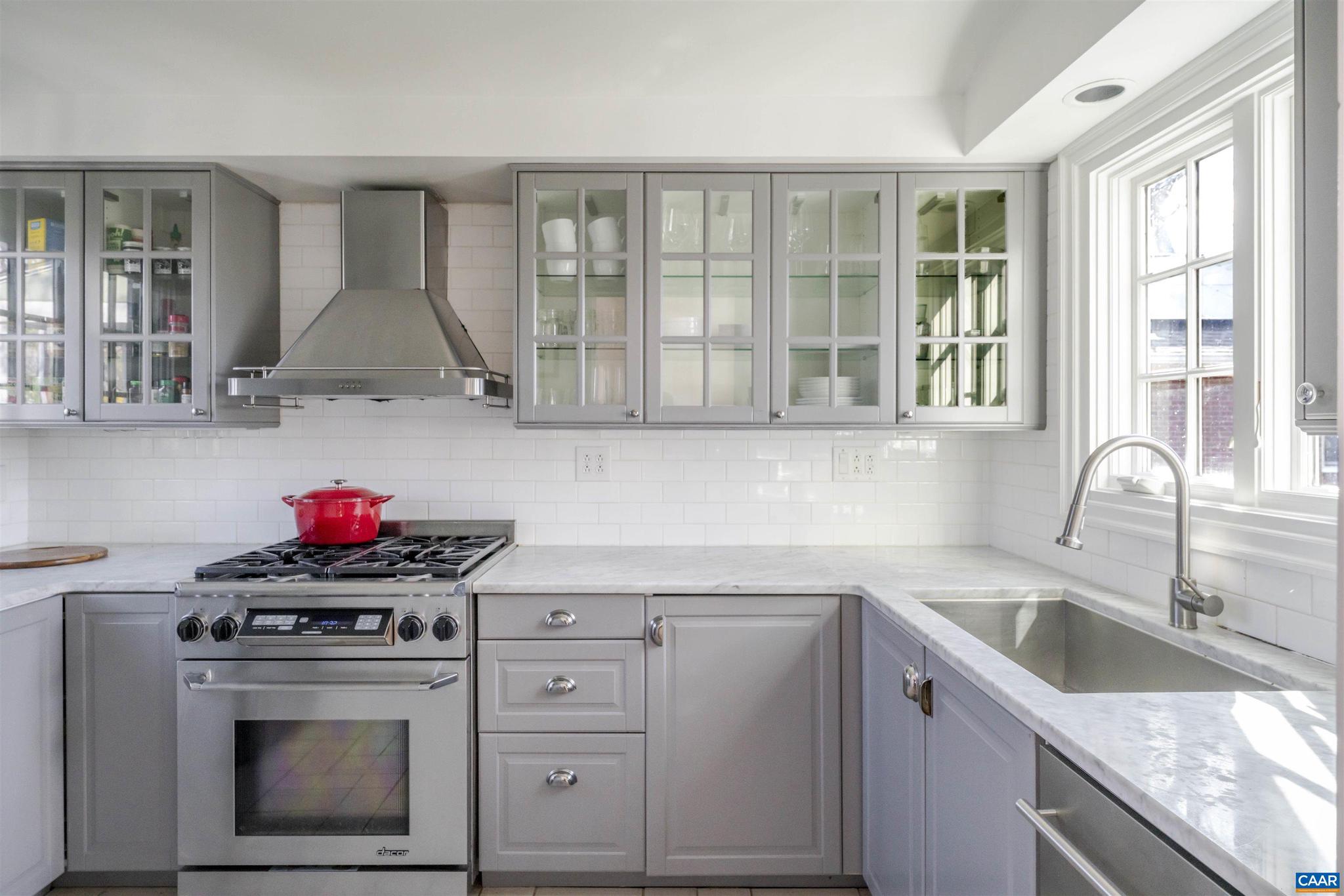 1504 Rutledge Avenue Charlottesville, VA 22903 - Photo 11 of 41