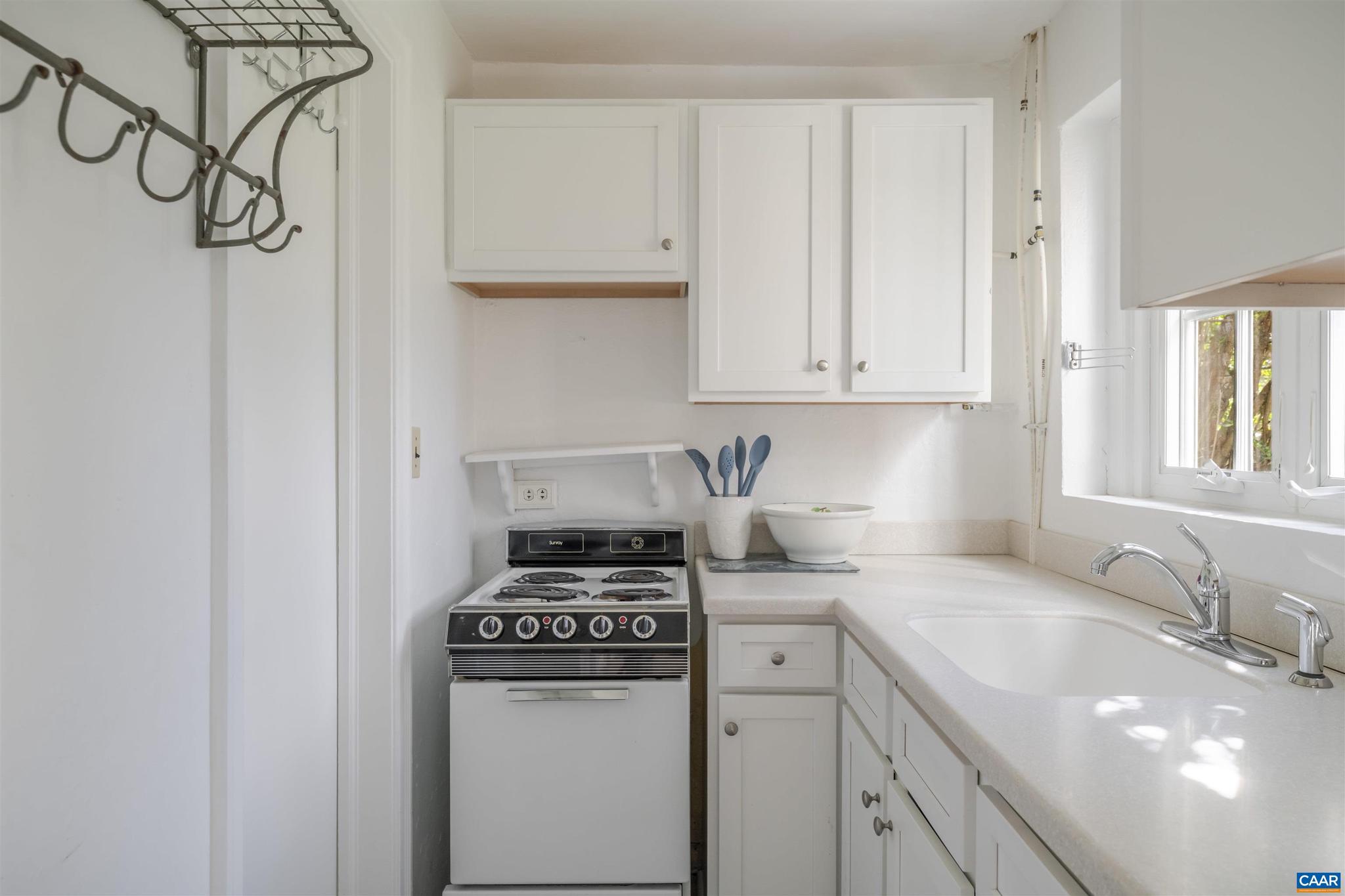 1504 Rutledge Avenue Charlottesville, VA 22903 - Photo 27 of 41