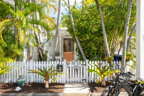 $925,000 | 817 Pearl Street, Key West, FL 33040