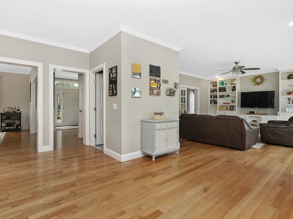 43 Canterbury Road Waltham, MA 02453 - Photo 11 of 35 Gallery Image 11