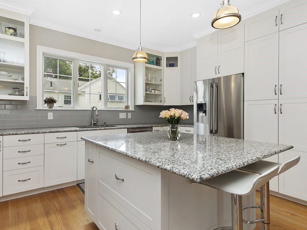 43 Canterbury Road Waltham, MA 02453 - Photo 4 of 35 Gallery Image 4
