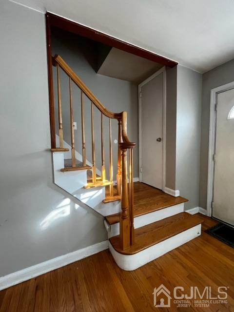 89 Leo Street Edison, NJ 08817 - Photo 12 of 31 a view of a living room