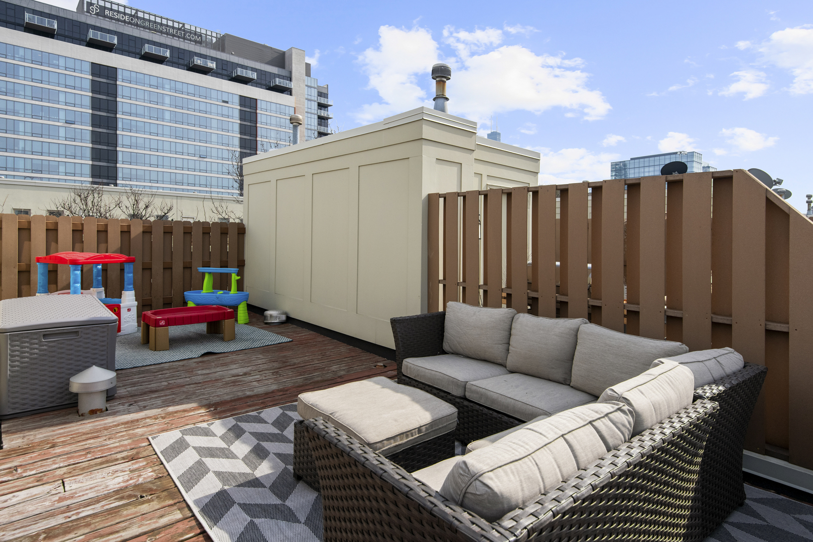 520 North Peoria Street Chicago, IL 60642 - Photo 17 of 20 a view of a patio with couches and potted plants