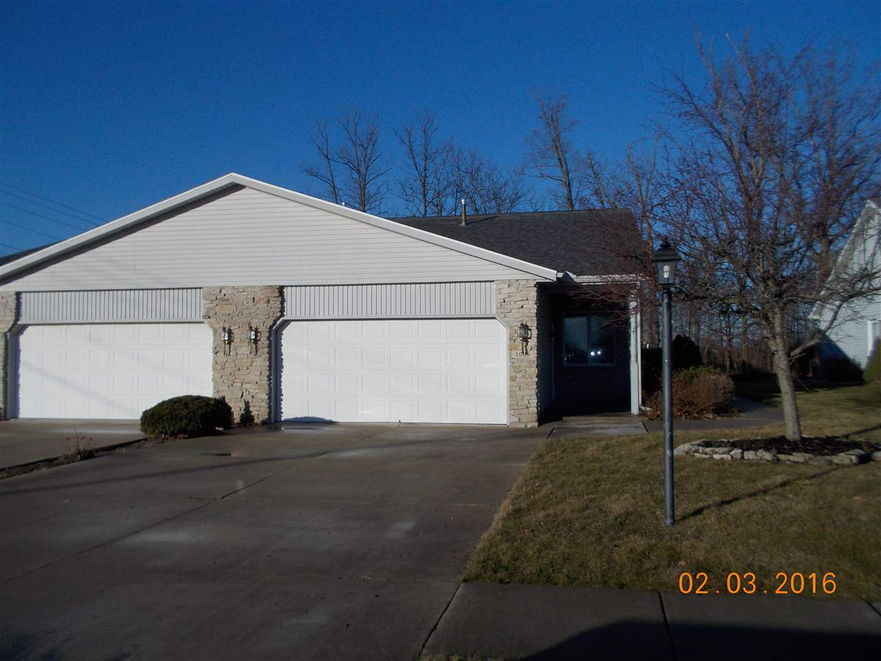 1005 Woodridge Drive Decatur, IN 46733 - Photo 2 of 19