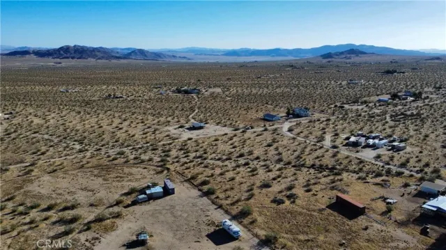 a view of a dry field