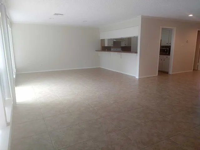 $1,850 | 21 April Hill, Conroe, TX 77356