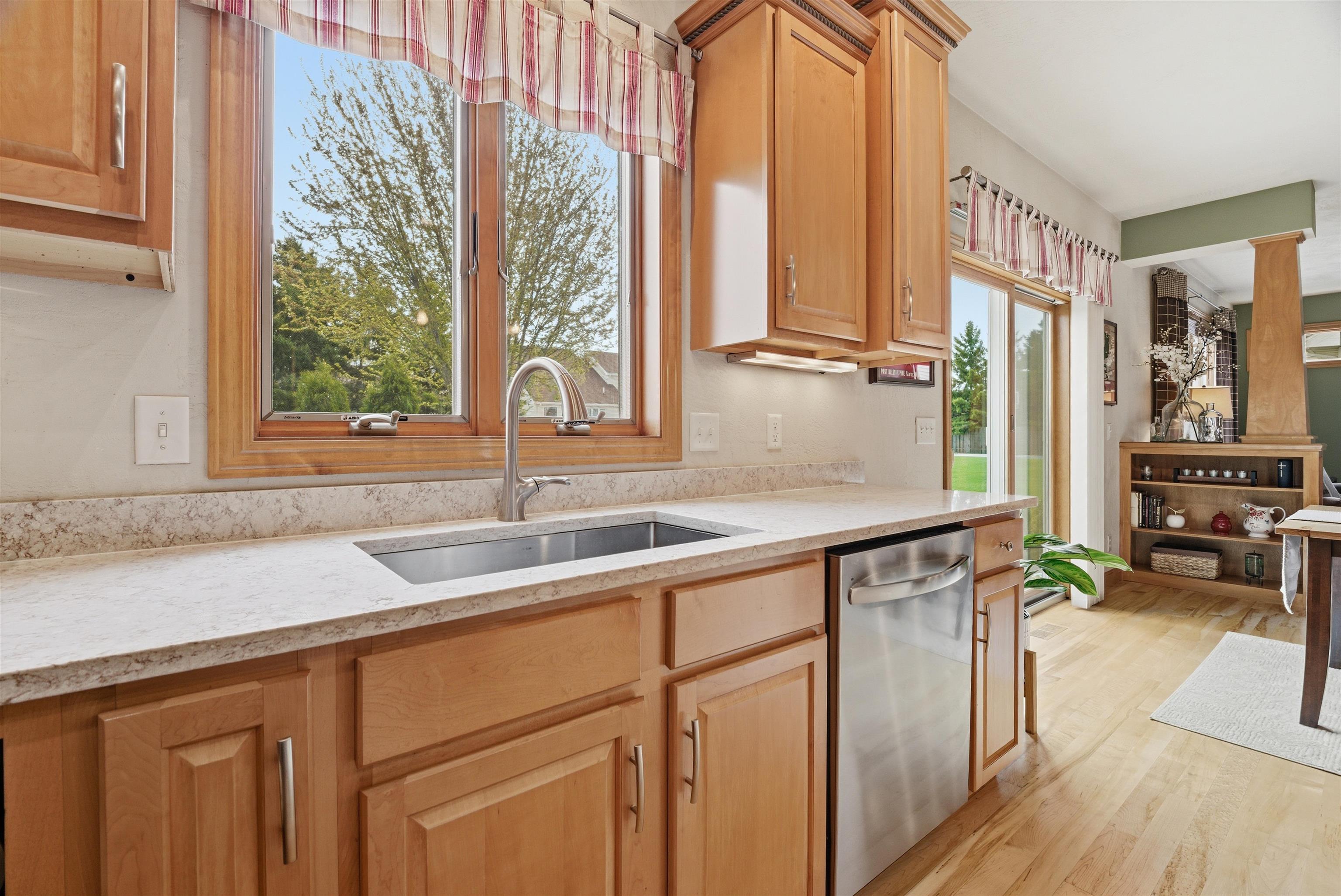 3208 South Solitude Lane Appleton, WI 54915 - Photo 11 of 56