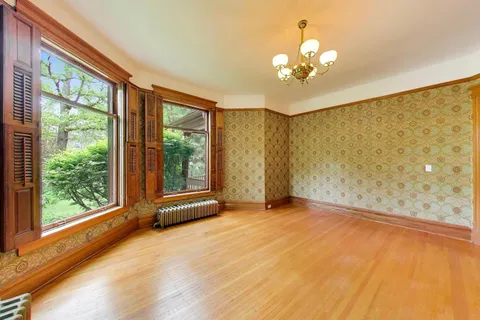 $1,250,000 | 245 North Kenilworth Avenue, Oak Park, IL 60302