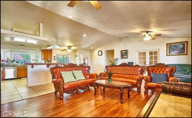 9562 Cambria Road Phelan, CA 92371 - Photo 15 of 55 Livingroom