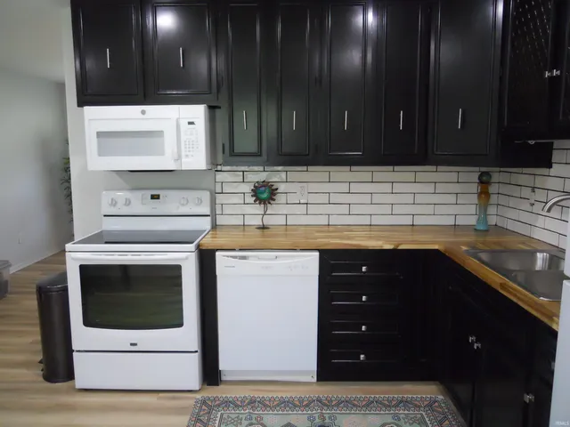 $235,000 | 392 South Cedar Drive, Ellettsville, IN 47429