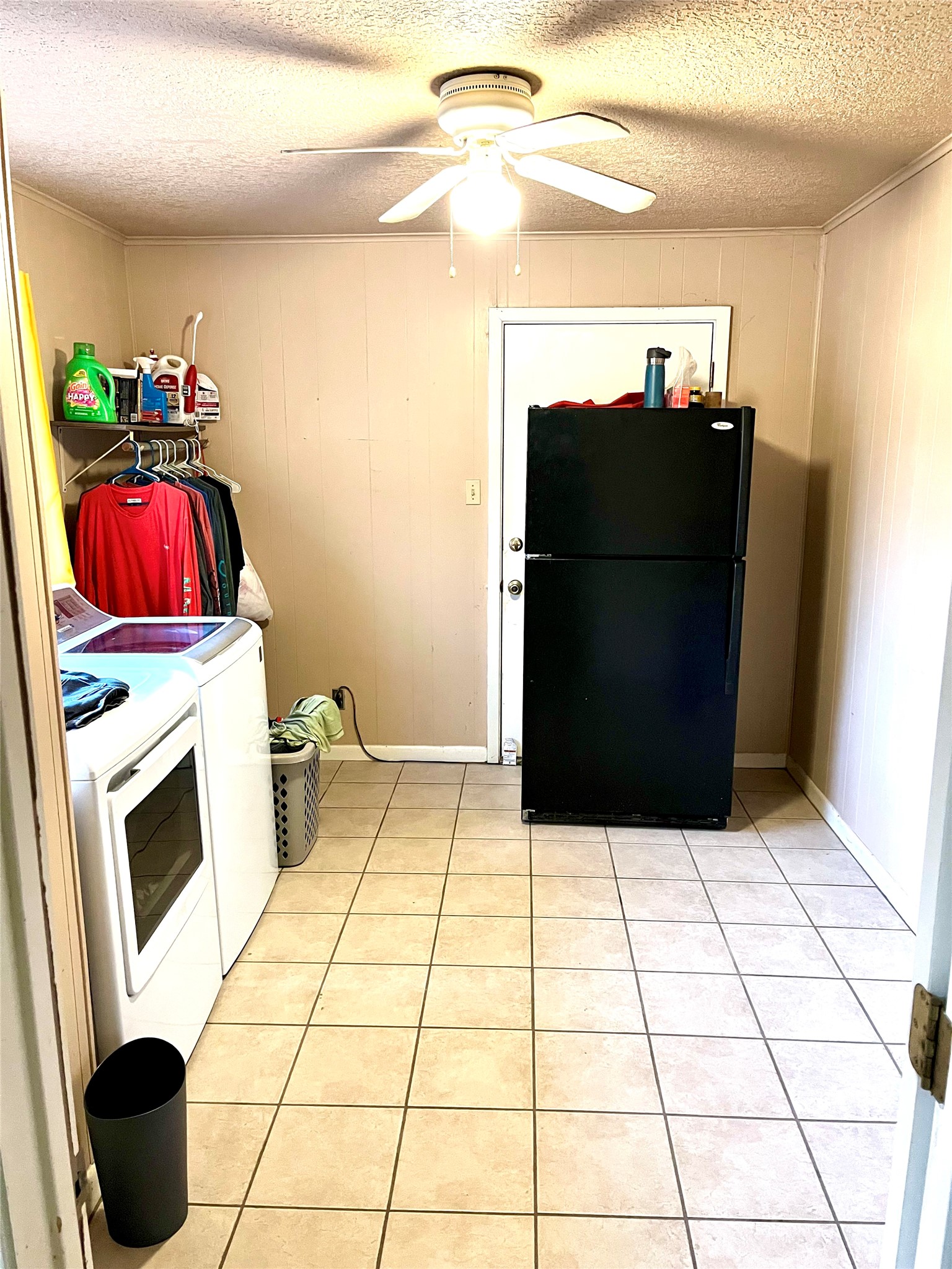 307 5th Street Sutherland Springs, TX 78161 - Photo 16 of 17 a utility room with dryer and washer