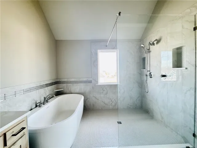 $699,900 | 12585 North Beacon Court, Platte City, MO 64079