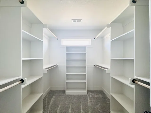 $699,900 | 12585 North Beacon Court, Platte City, MO 64079