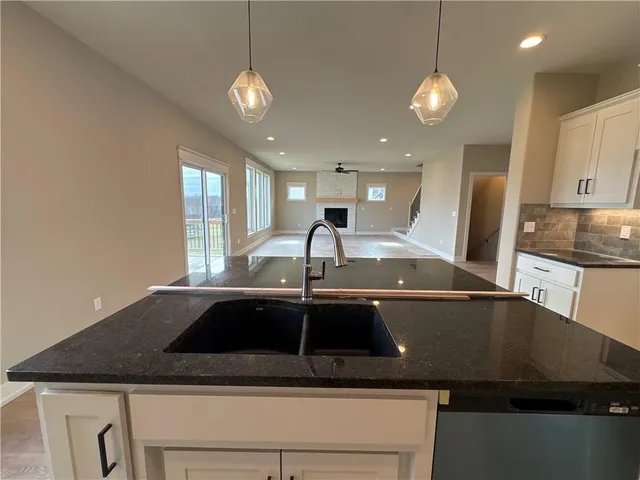 $719,900 | 12585 North Beacon Court, Platte City, MO 64079