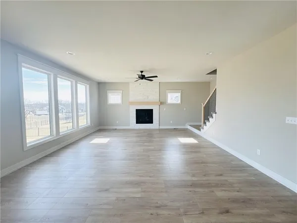 $699,900 | 12585 North Beacon Court, Platte City, MO 64079