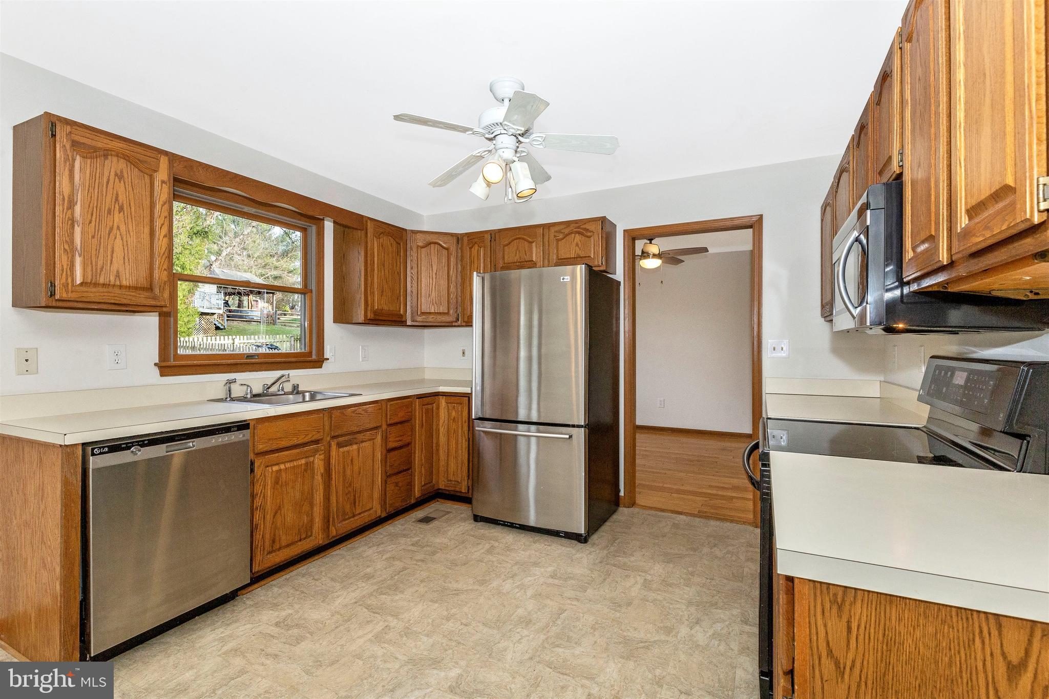 6915 Fox Chase Road New Market, MD 21774 - Photo 34 of 56 Eat in kitchen