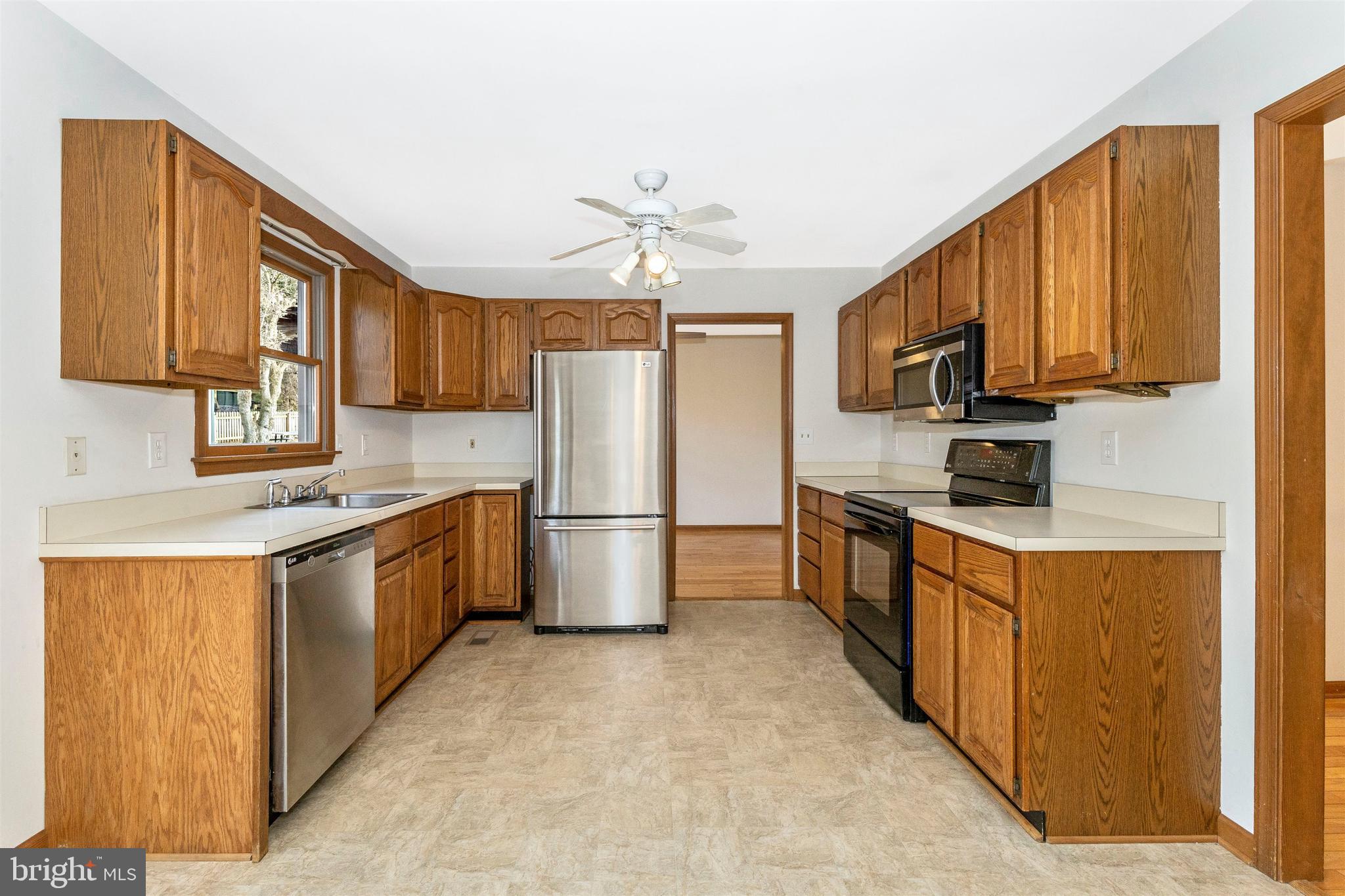 6915 Fox Chase Road New Market, MD 21774 - Photo 35 of 56 Kitchen from eat in area