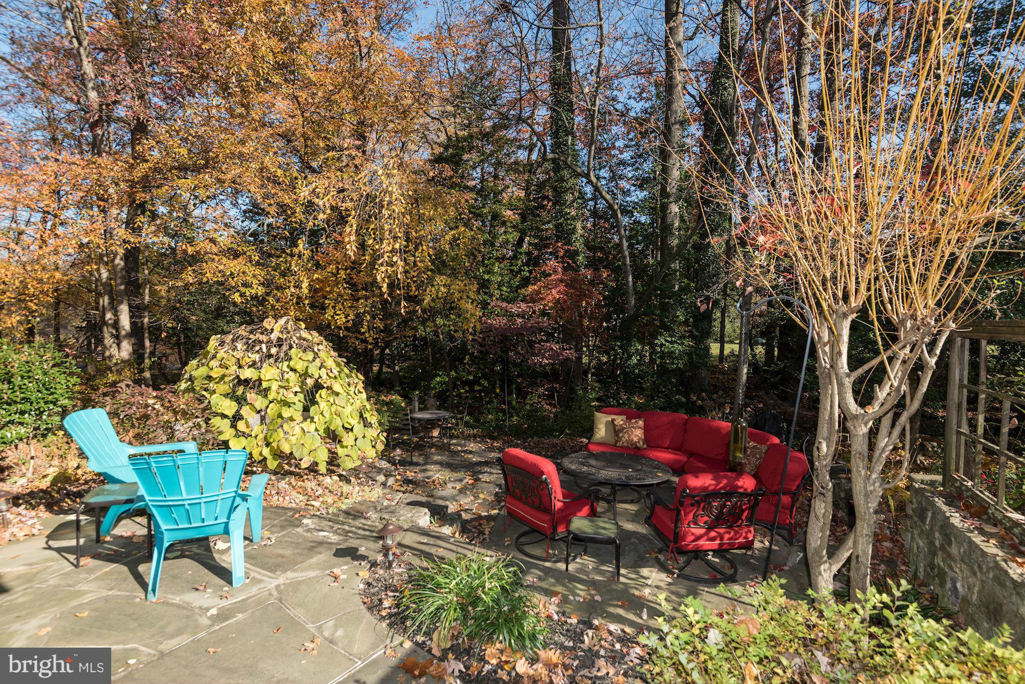11460 Orchard Lane Reston, VA 20190 - Photo 22 of 30 Exterior (Rear)