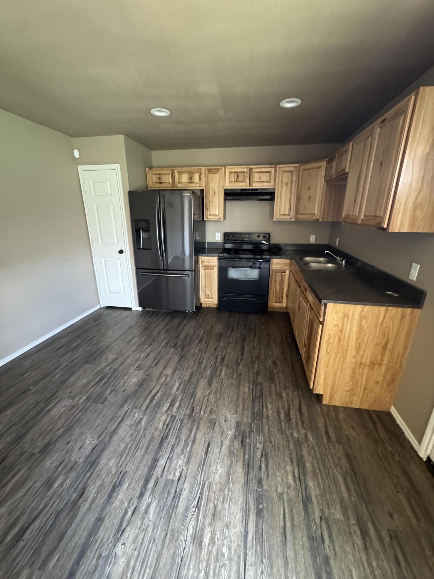 301 36th Street, Unit A & B Lubbock, TX 79404 - Photo 17 of 19 IMG_9548