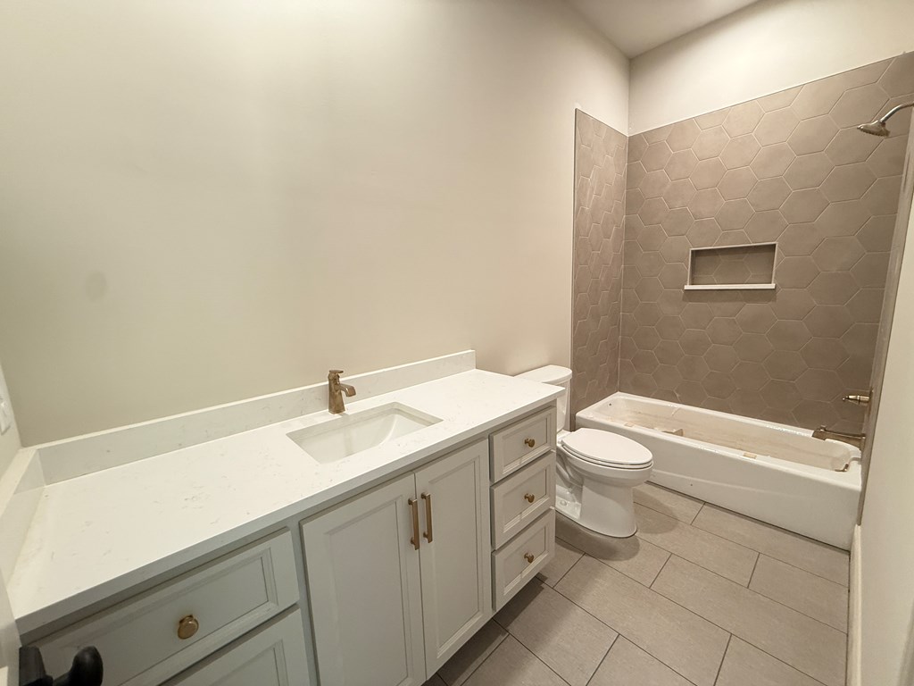 6013 Long Branch Midland, GA 31820 - Photo 15 of 21 Secondary Bathroom