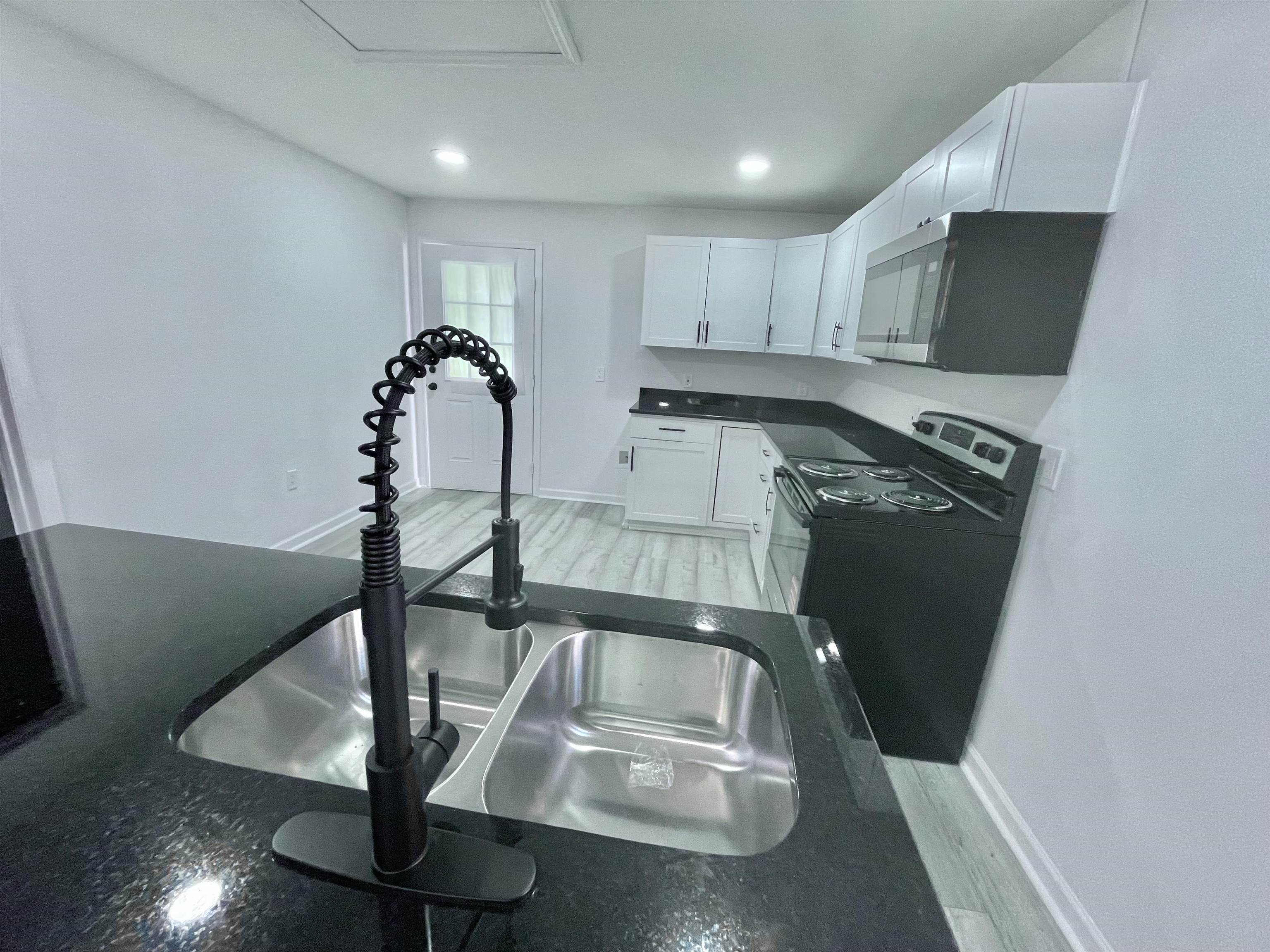 507 McLure Street Union, SC 29379 - Photo 6 of 25 Kitchen