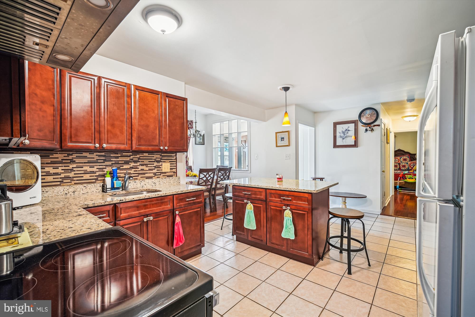 7314 Inzer Street Springfield, VA 22151 - Photo 9 of 37 Kitchen with granite countertops