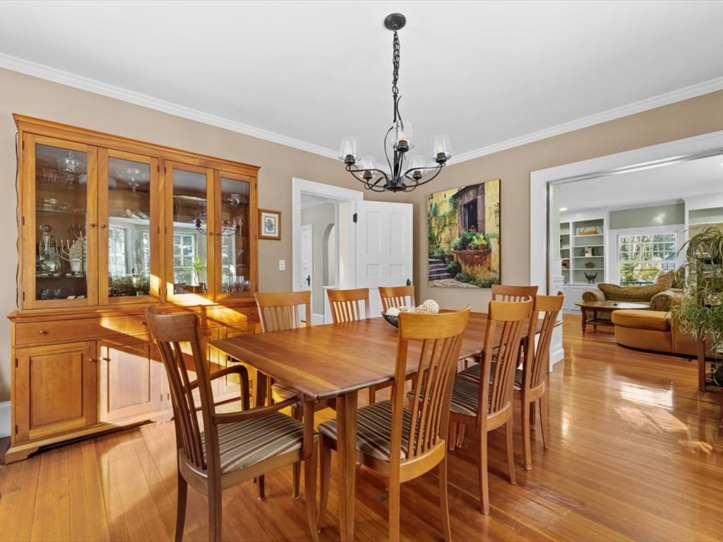 40 Chestnut Street Wellesley, MA 02481 - Photo 11 of 42