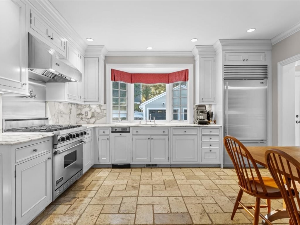 40 Chestnut Street Wellesley, MA 02481 - Photo 14 of 42