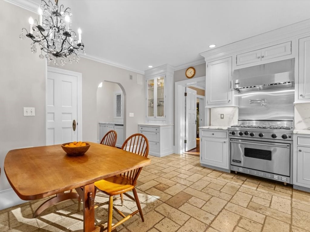 40 Chestnut Street Wellesley, MA 02481 - Photo 17 of 42