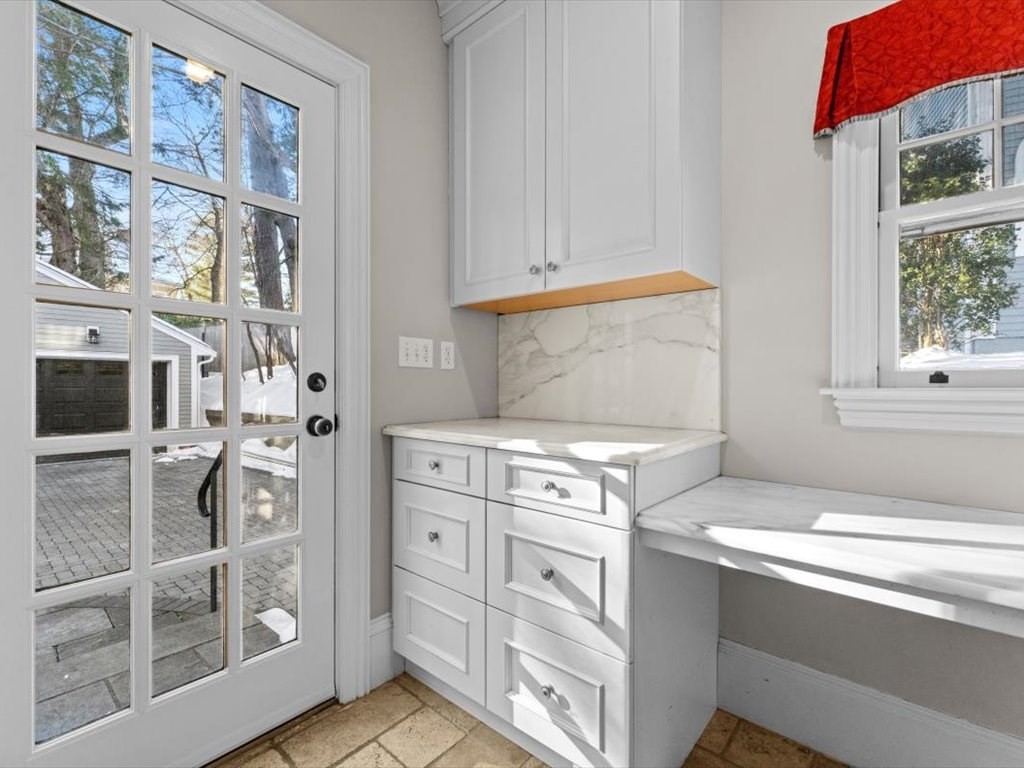 40 Chestnut Street Wellesley, MA 02481 - Photo 18 of 42