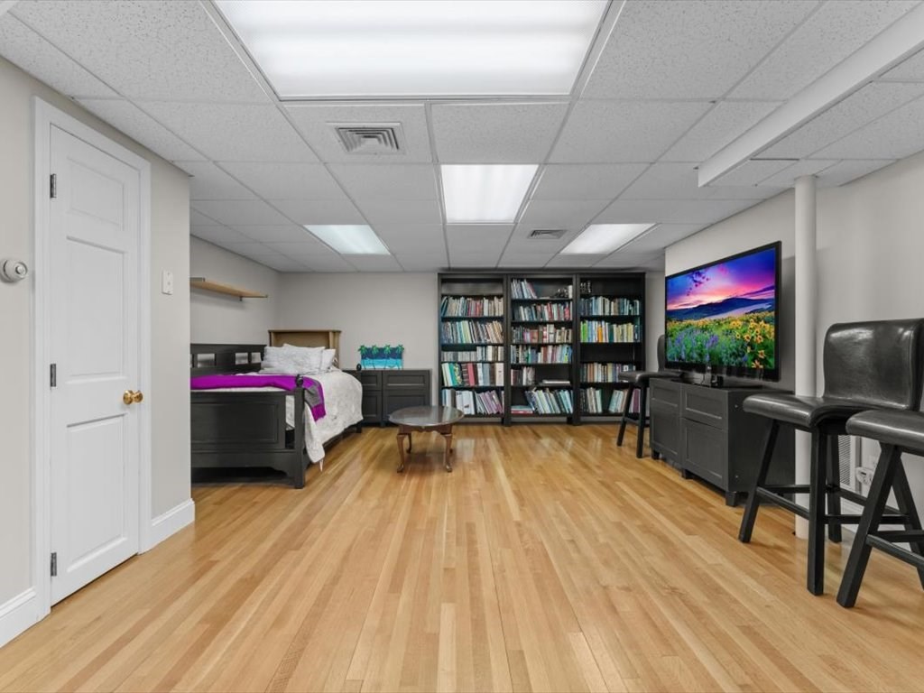 40 Chestnut Street Wellesley, MA 02481 - Photo 33 of 42