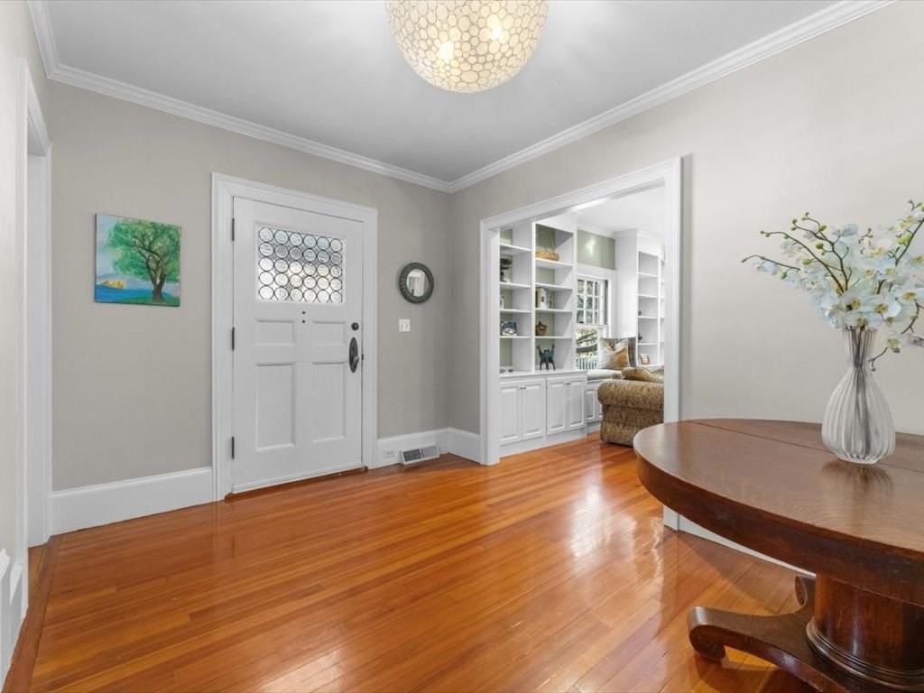 40 Chestnut Street Wellesley, MA 02481 - Photo 5 of 42