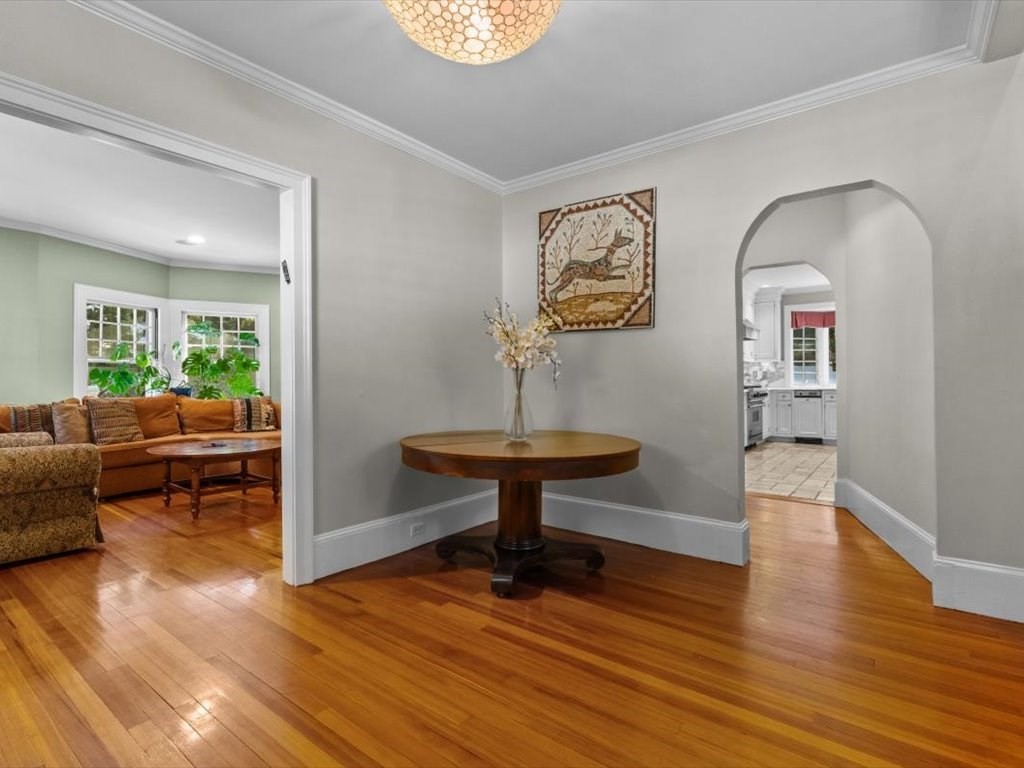 40 Chestnut Street Wellesley, MA 02481 - Photo 7 of 42