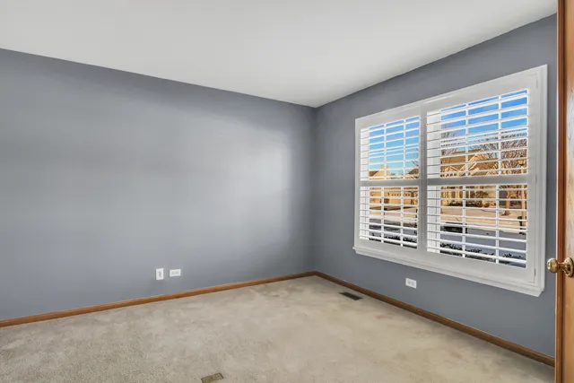 $440,000 | 1122 Waverly Drive, Lake Villa, IL 60046