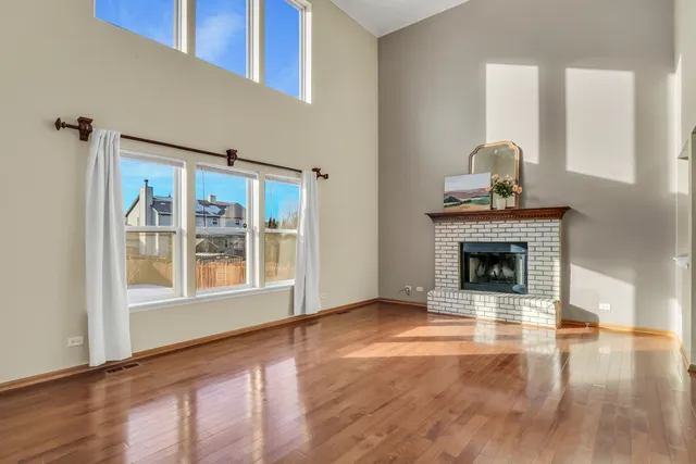 $440,000 | 1122 Waverly Drive, Lake Villa, IL 60046